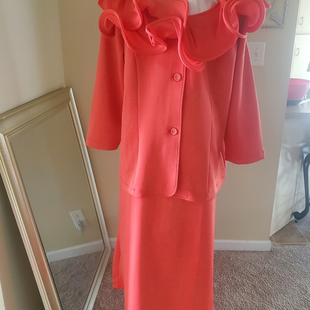 2 piece woman's skirt set